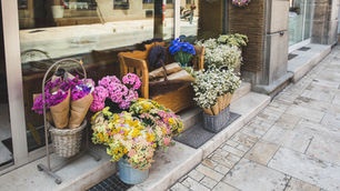Seasonal Shop Displays: Get the Autumn Look