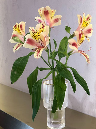 Summer vase made with July Flowers Alstroemeria