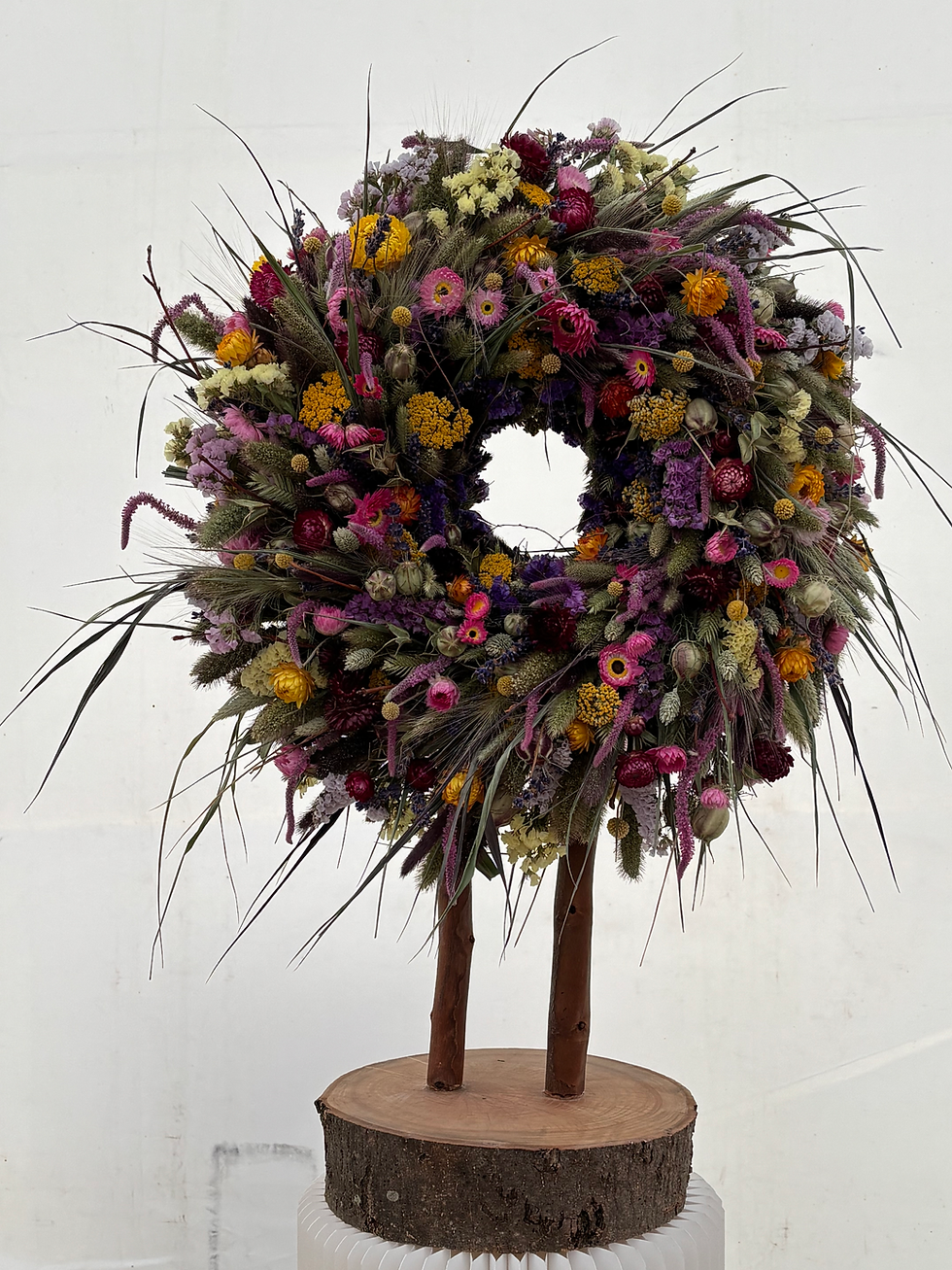 Full Bloom Created by Katie Gavaghan showing dried flowers in competition floristry