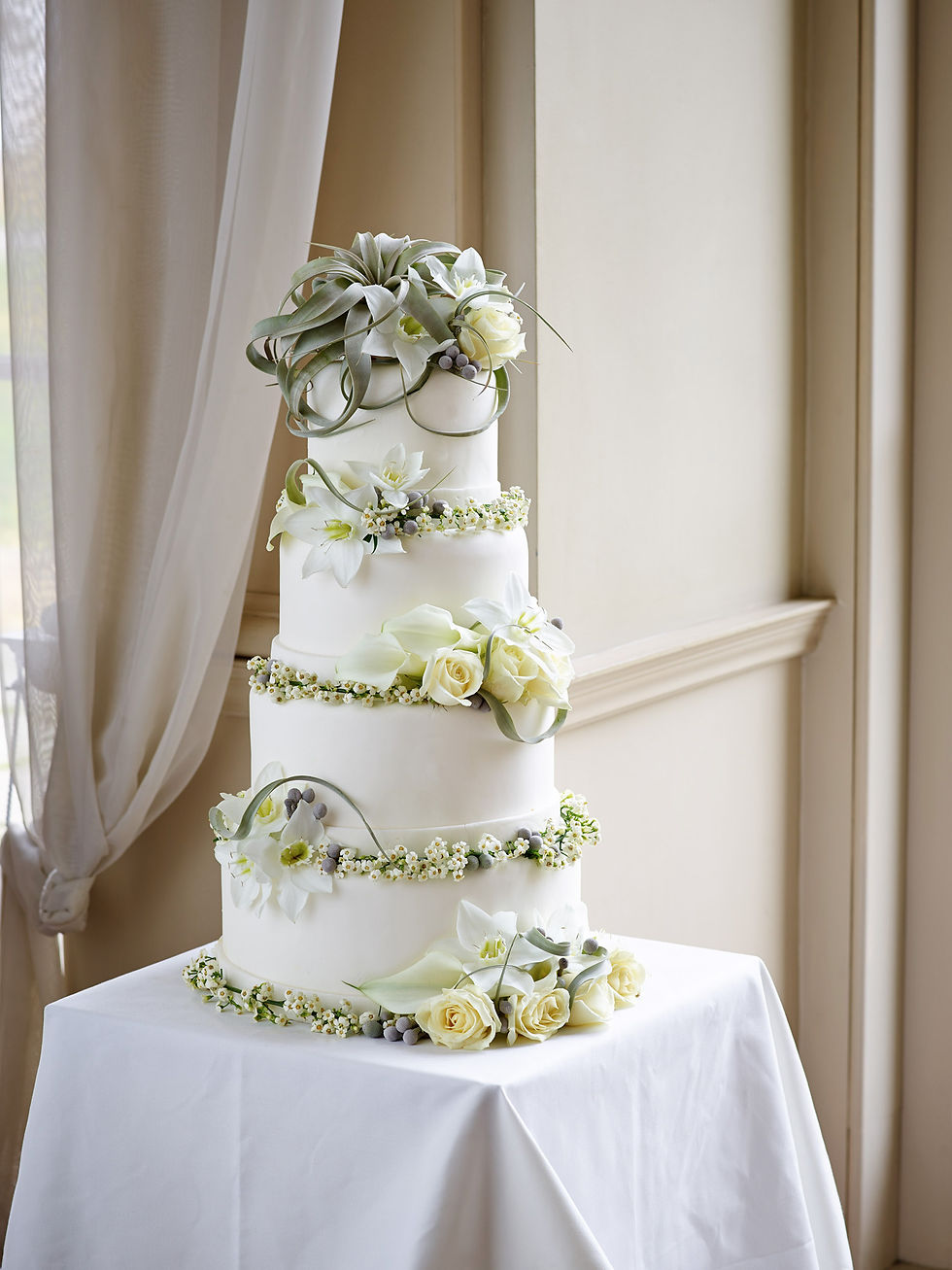 Wedding cake with flowers